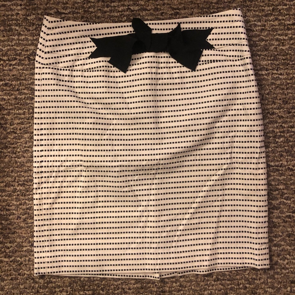 LOFT | White & Black Skirt
